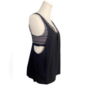 Athleta Black and Gray Activewear Top